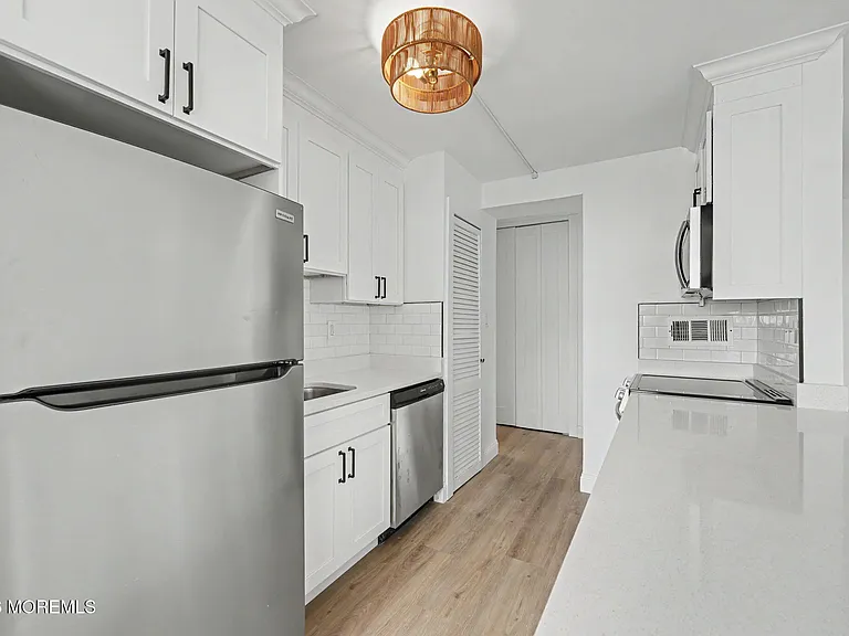 1000 River Rd #4G — Photo 8
