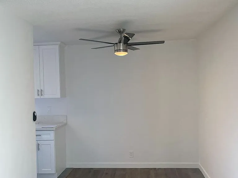 1815 N. Harvard Blvd — Photo 24