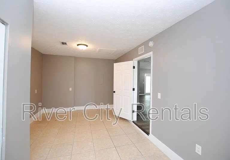 743 Trambley Dr E — Photo 20