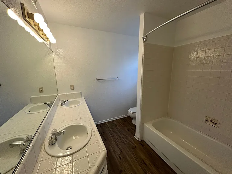 7921 Cold Creek Ct — Photo 9