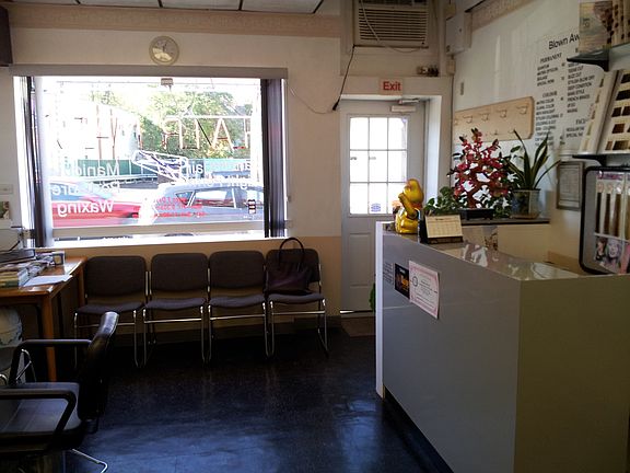 4th image of 591 E Meadow Ave