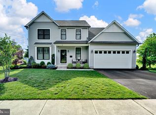 21 N Crest Ave, Hamilton, NJ 08690