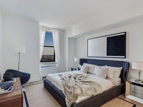 4th image of 70 Pine St APT 2701