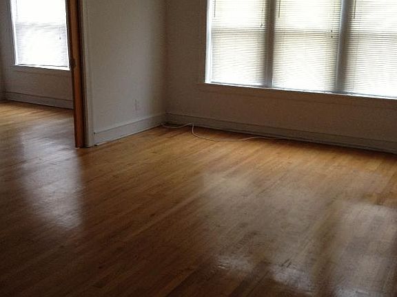 3rd image of 4817 N Wolcott Ave #4823-2B