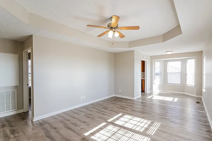 3 bed, 2.0 bath, 1112 sqft, $1,545 — Photo 4