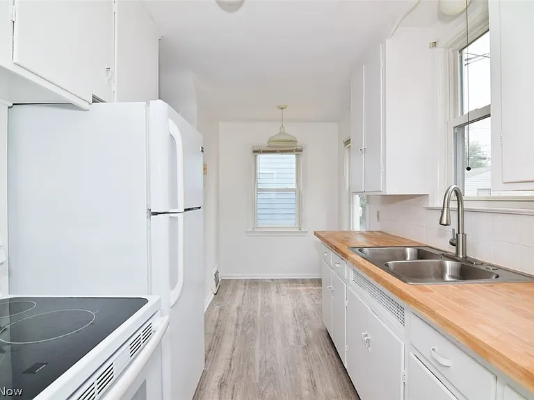 1408 Winston Rd — Photo 12