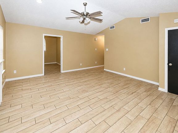 5th image of 2213 Dickens Dr