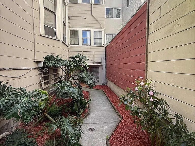1843 Bush St — Photo 31
