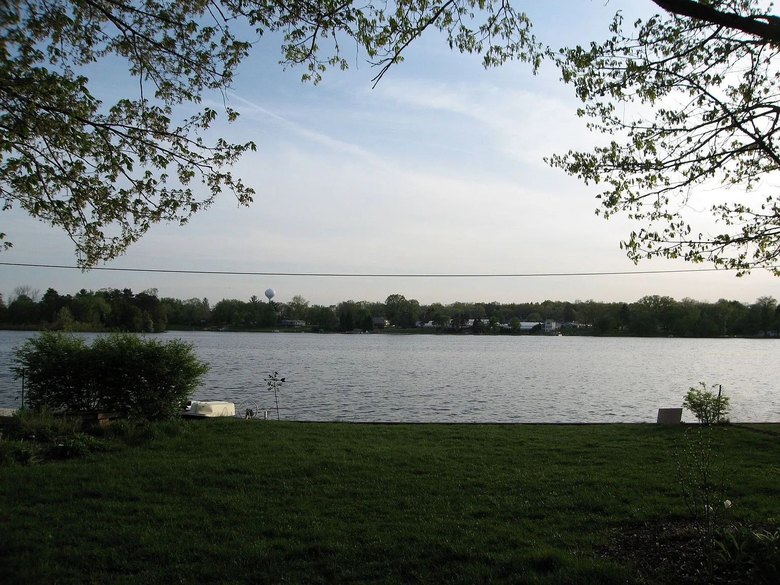 8322 Woodland Shore Dr photo 1