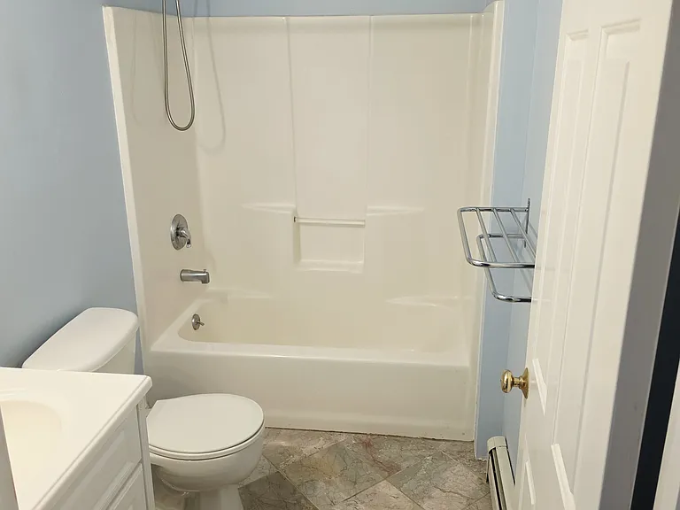 476 Plantation St — Photo 7