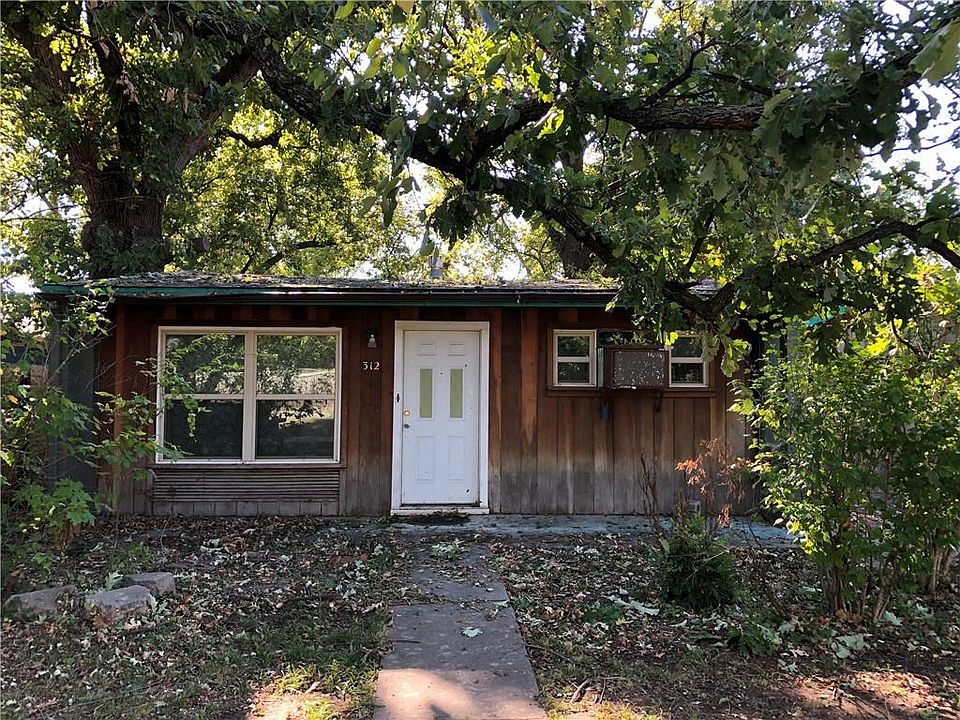 1st image of 312 N University Blvd