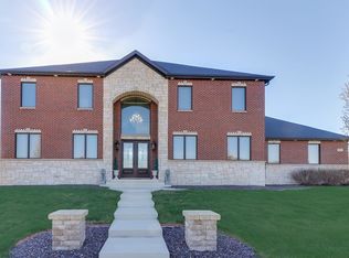 731 Canyon Creek Rd, Normal, IL 61761