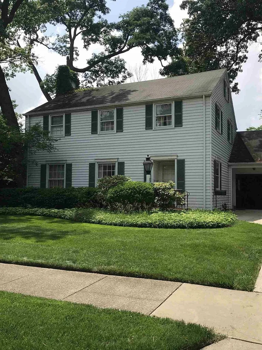239 S Hawthorne Dr photo 1