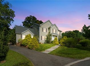 10 Clarion Dr, White Plains, NY 10603