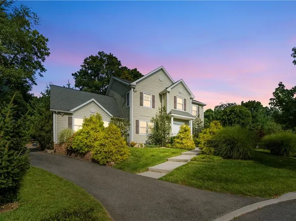 10 Clarion Drive, White Plains, NY 10603