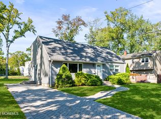 437 Redmond Ave, Oakhurst, NJ 07755