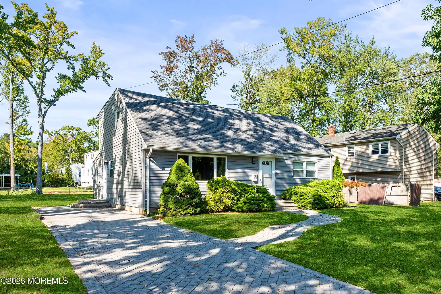 437 Redmond Ave photo 1