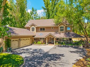 7435 Shadow Ln, Sparks, NV 89434