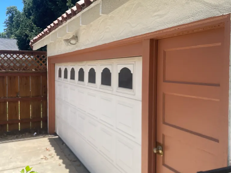 856 Olive St — Photo 3