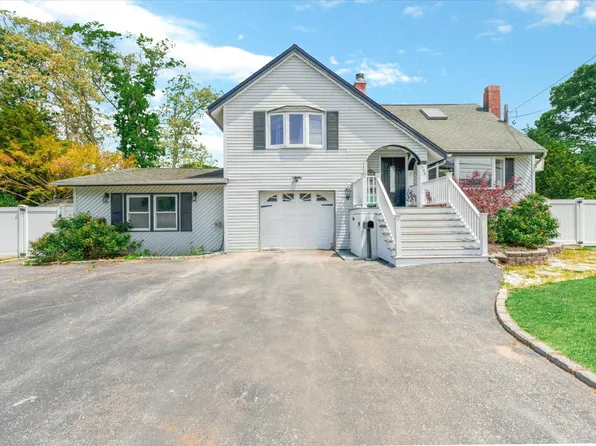 (undisclosed Address), Lindenhurst, NY 11757