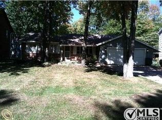 4210 Quaker Hill Dr, Fort Gratiot, MI 48059