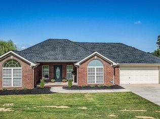 18417 Menefee Rd, Athens, AL 35613