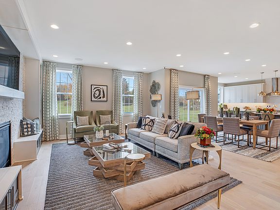 Great Room, Breakfast Area and Kitchen