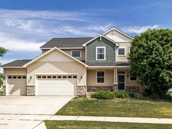 5250 Forest Knoll Dr SE, Rochester, MN 55904