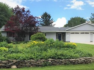 22 Gawaine Ln, Rochester, NY 14623