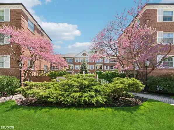 2222 Central St APT 3, Evanston, IL 60201