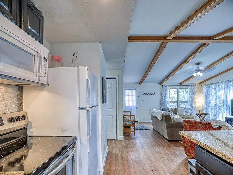 26 N Debonaire Ct — Photo 8