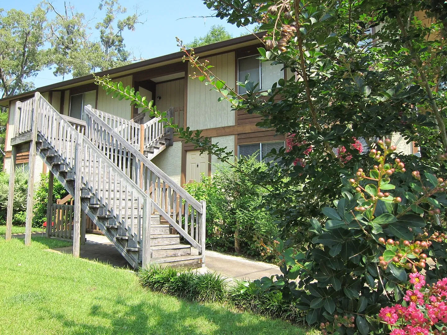 740 Pointe Court — Photo 3