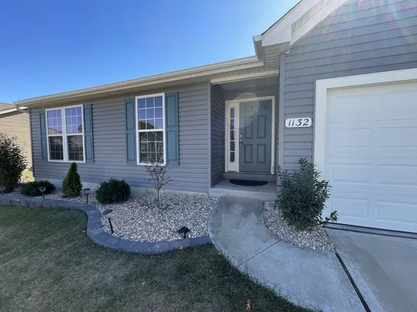 1132 William Penn Dr, Wentzville, MO 63385