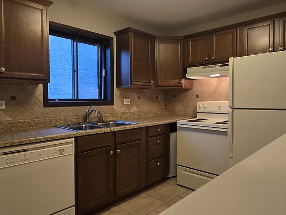 2nd image of 1832 N Goodwin Dr APT 1A