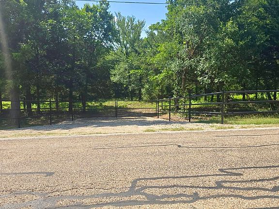 4th image of 2568 County Road 310