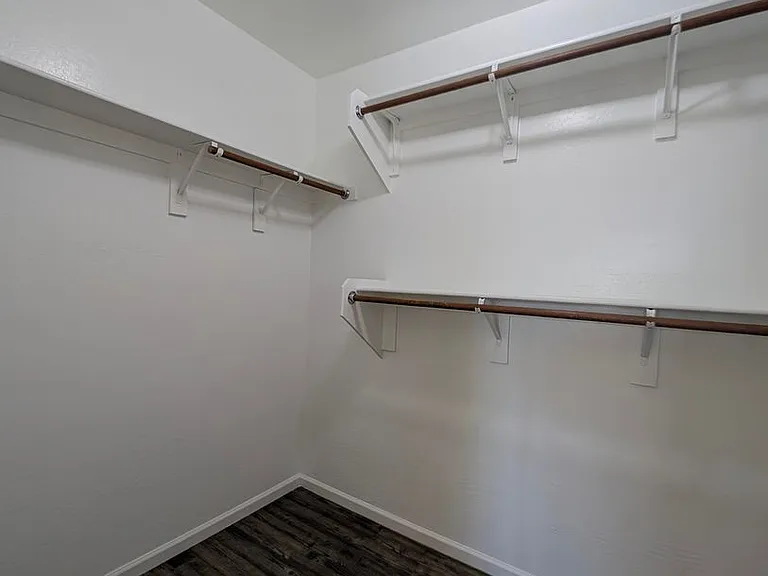 650 W Kent Pl — Photo 27