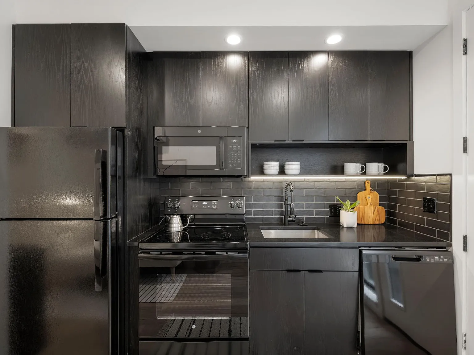 1825 N Rosa Parks Way — Photo 1