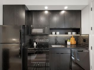1825 N Rosa Parks Way #320, Portland, OR 97217