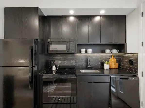 1825 N Rosa Parks Way, 1825 N Rosa Parks Way #320, Portland, OR 97217