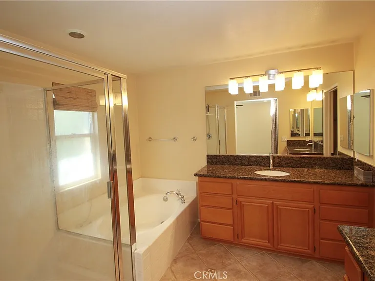 143 Topaz — Photo 10