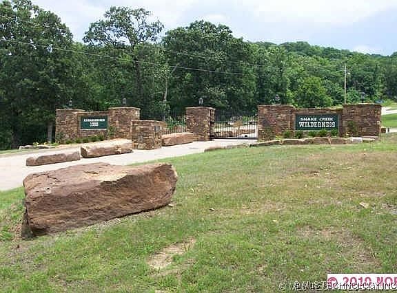 5th image of 21 E Timbercrest Dr