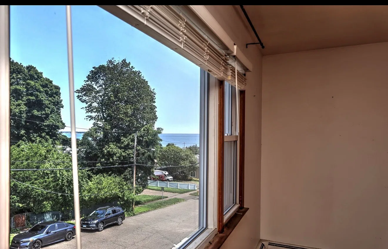 3 bed, 1100 sqft, $2,200 — Photo 1
