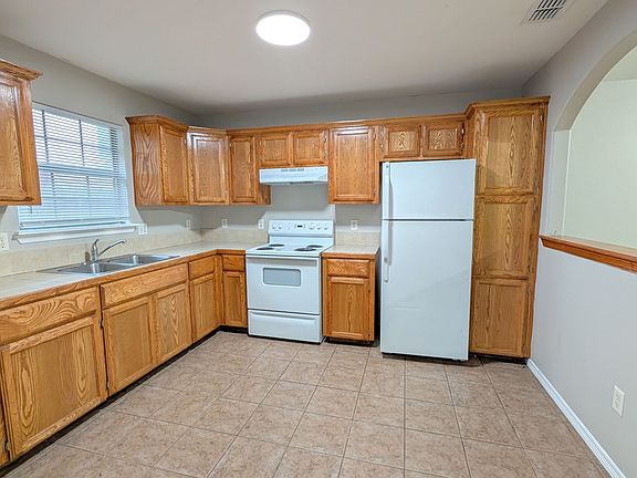 5th image of 701 Sonesta Ct APT 3