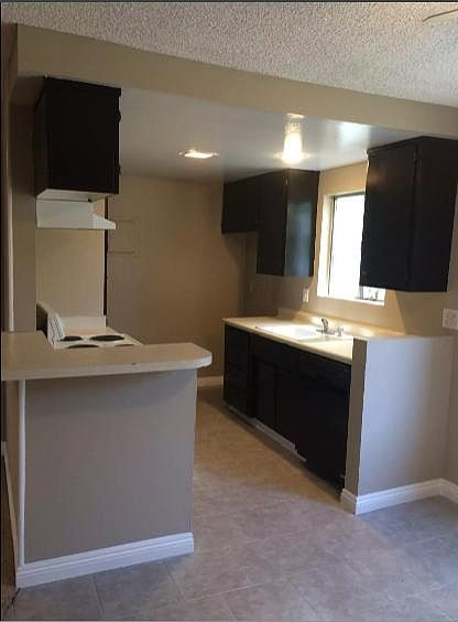 2nd image of 624 N Wilcox Ave APT 1