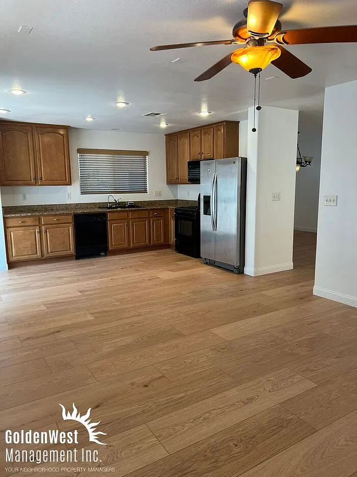 3 bed, 2.5 bath, 2040 sqft, $2,400 — Photo 3