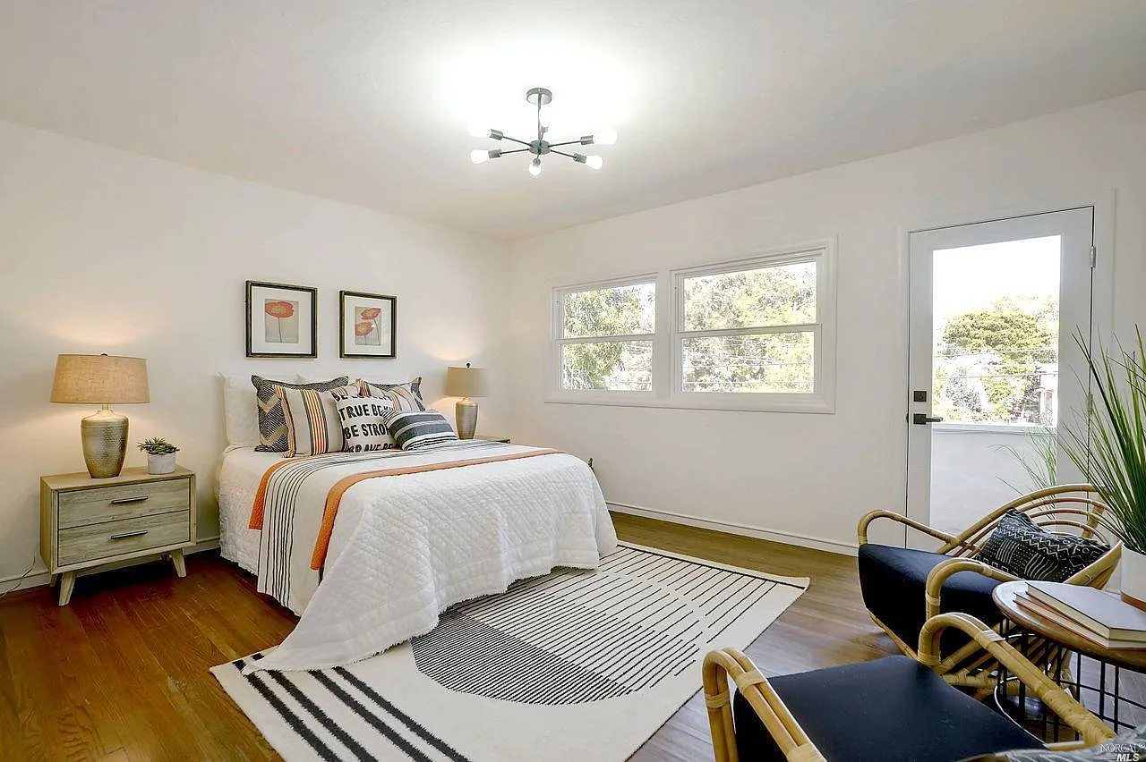 210 Miller Ave — Photo 4