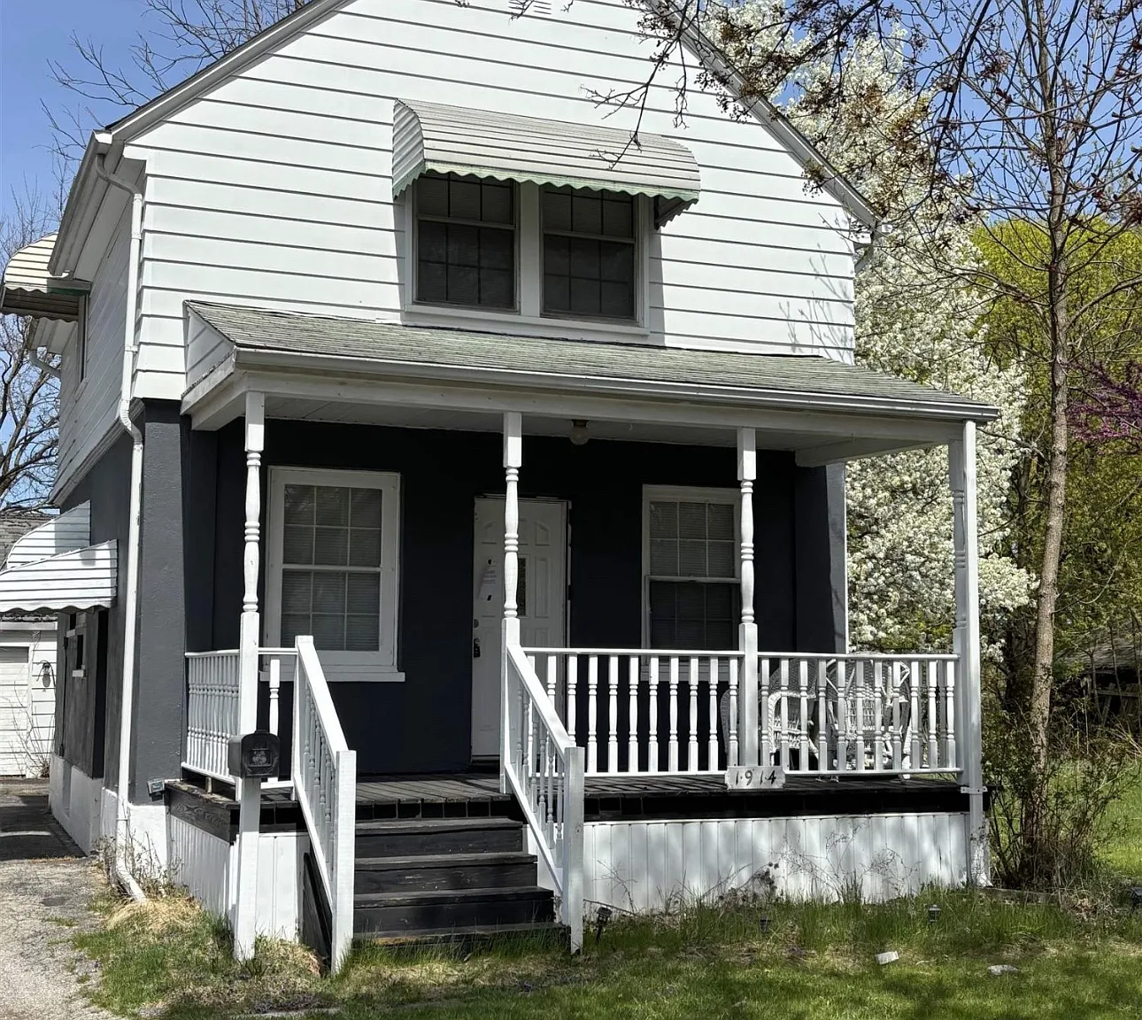 1914 Bagley St — Photo 1