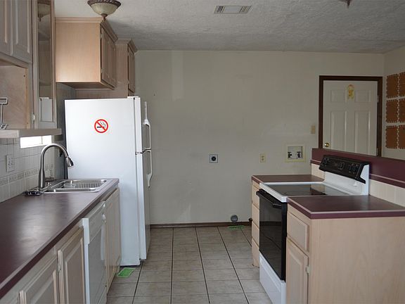 4th image of 5714 NW Cedarwood Dr