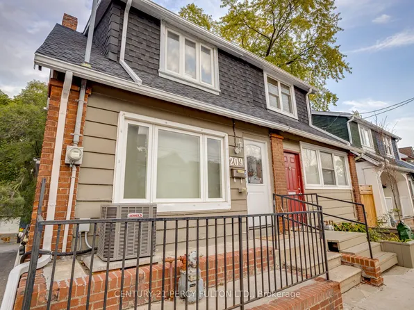 209 Coxwell Ave, Toronto, ON M4L 3B4
