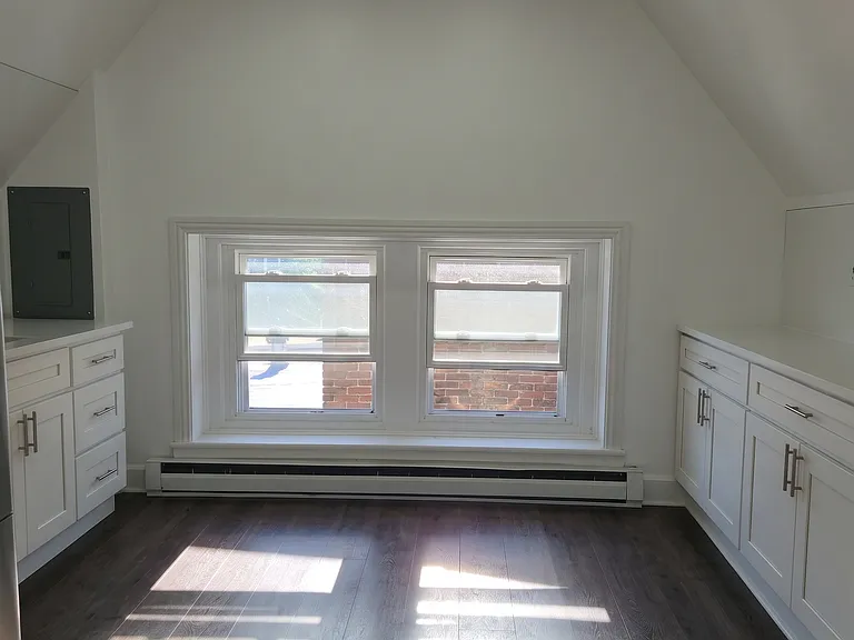 303 E Broad St #3 — Photo 5